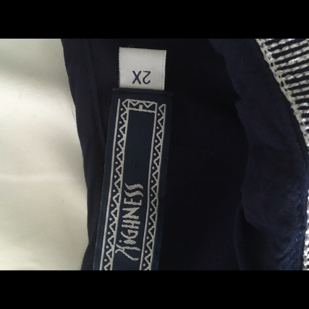 Tunic - Picture 3 of 3